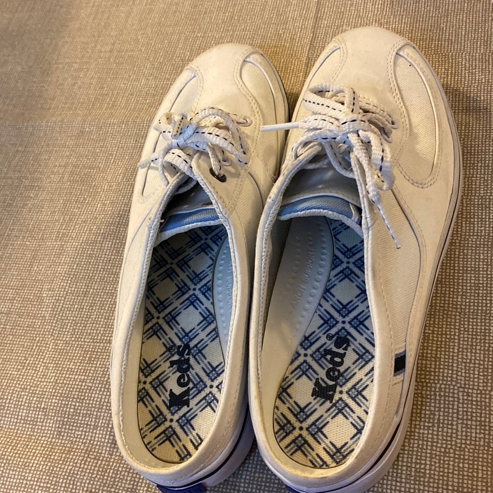 Women’s canvas Keds sneakers like new size 7